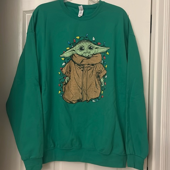 Baby Yoda holiday sweatshirt - Picture 5 of 5